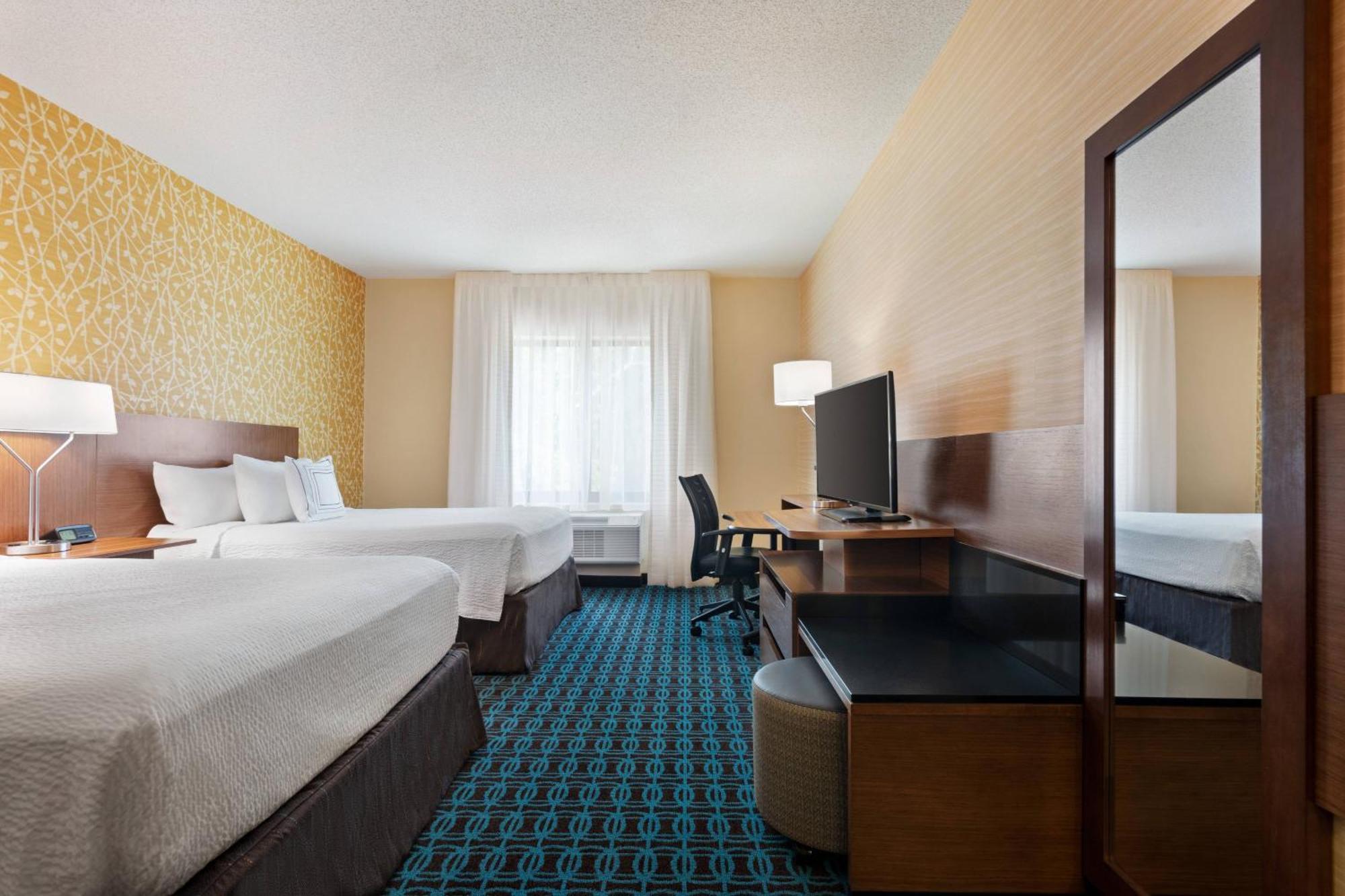 Fairfield Inn & Suites By Marriott Charlottesville Downtown/University Area Екстериор снимка